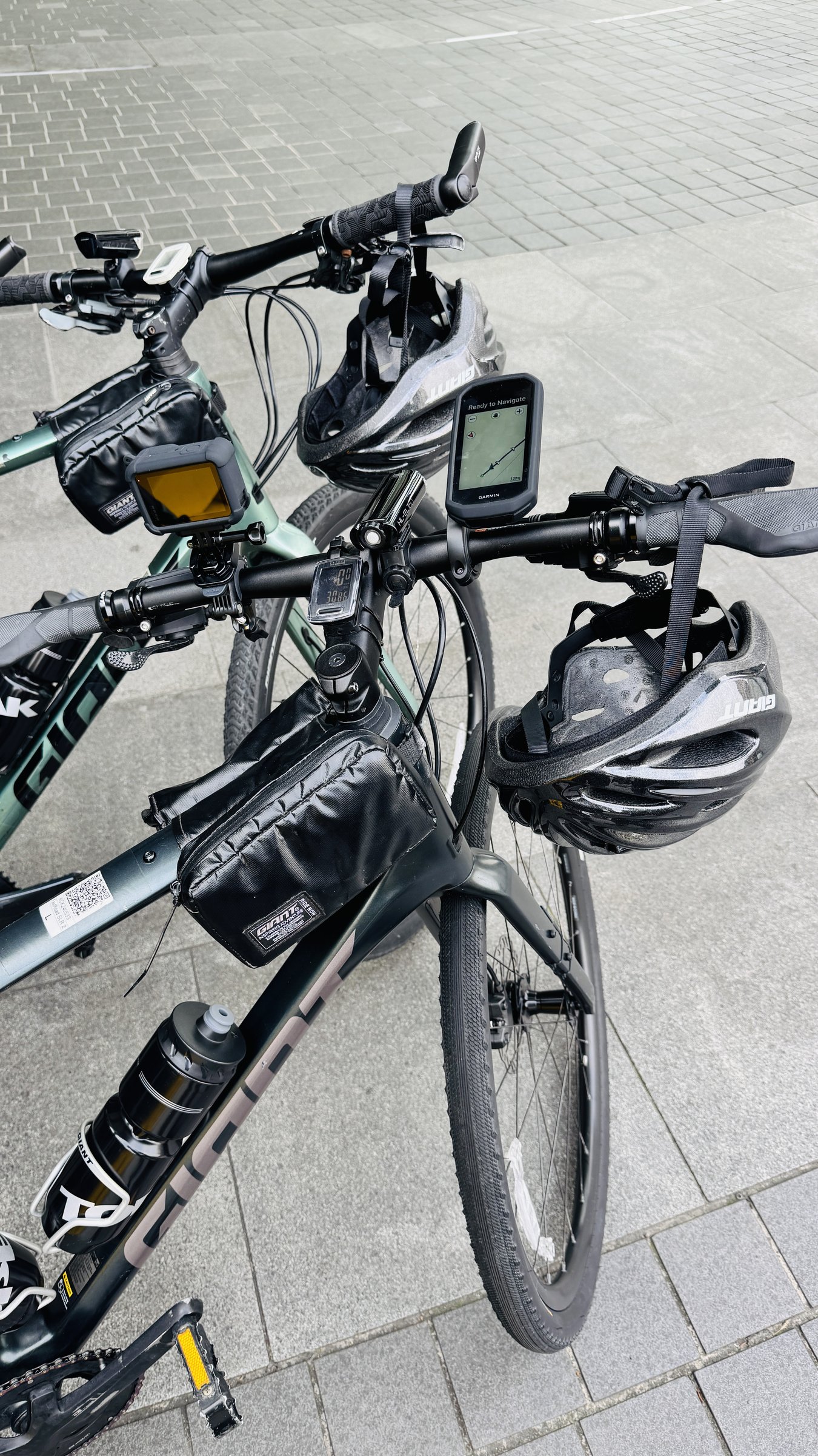 Close-up of the Giant FastRoad SLR 2 with panniers fitted